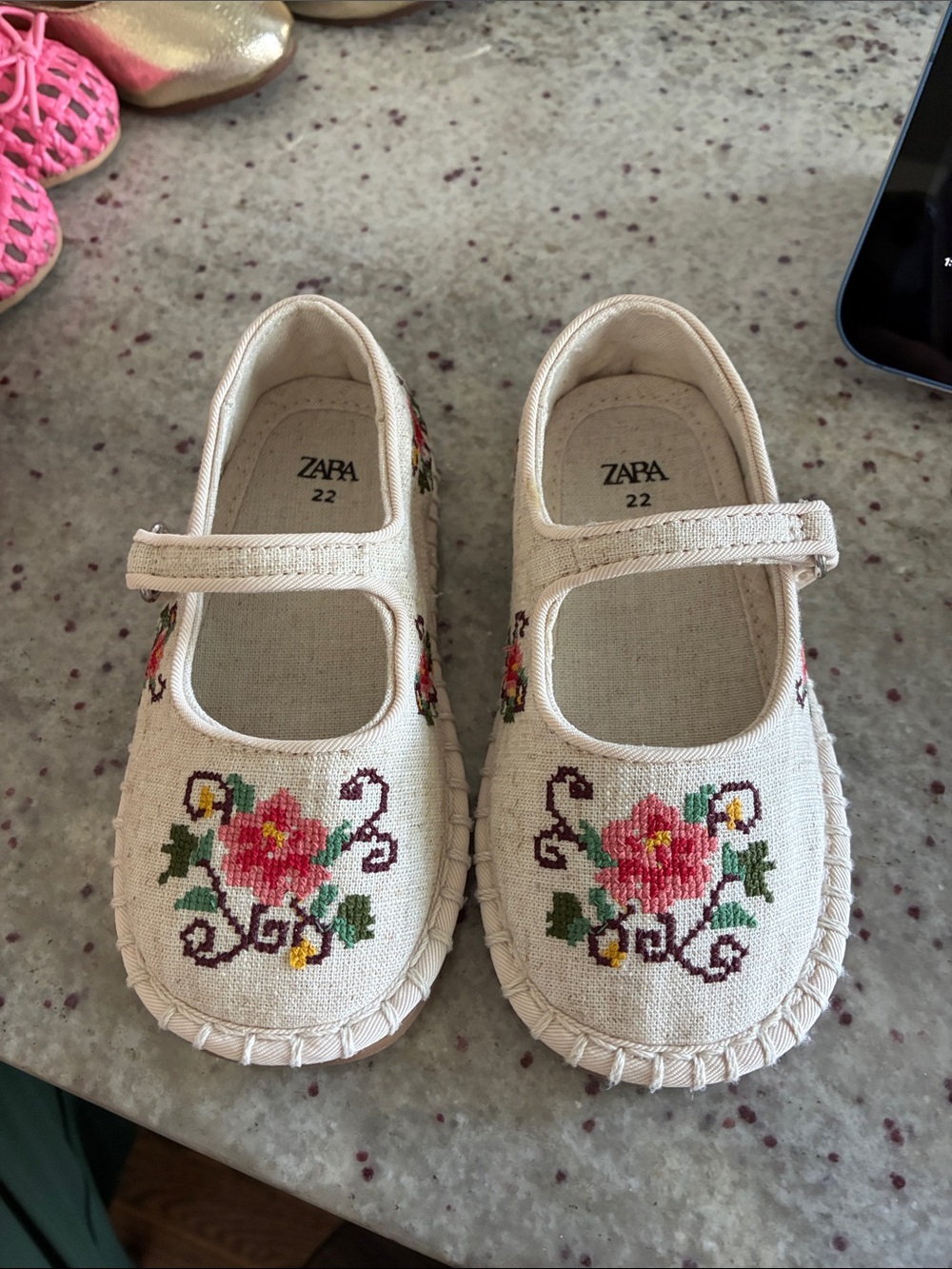 ZARA Cream Floral Embroidered Mary Jane Shoes